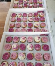 72 cupcakes aangeboden voor bewoners en medewerkers